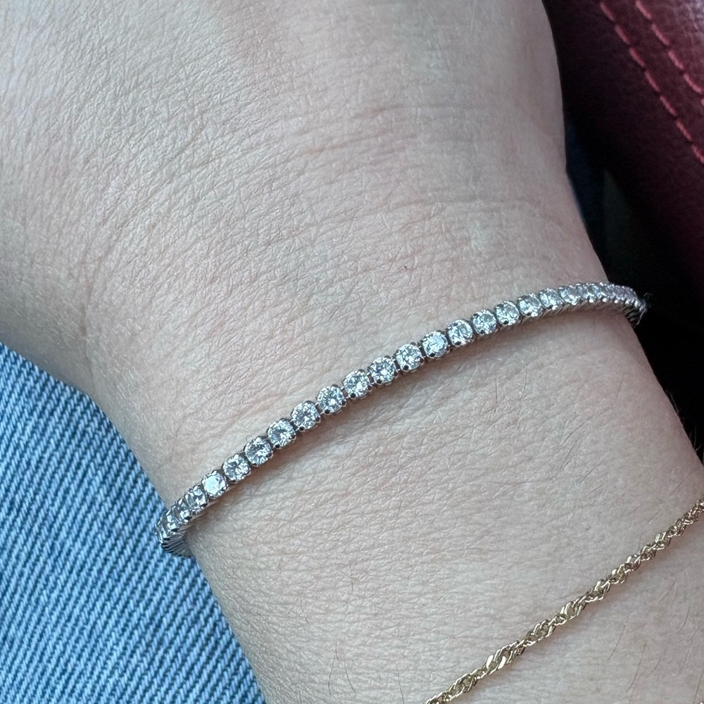 Tennis bracelet